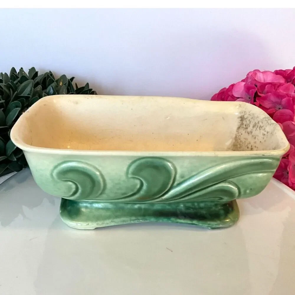 Beautiful vintage Brush McCoy Princess Line Pedestal Planter